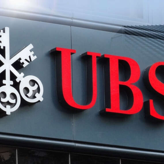 UBS’s First Green Shoot: Does $8.6M Merrill Hire Signal Recruiting Thaw?
